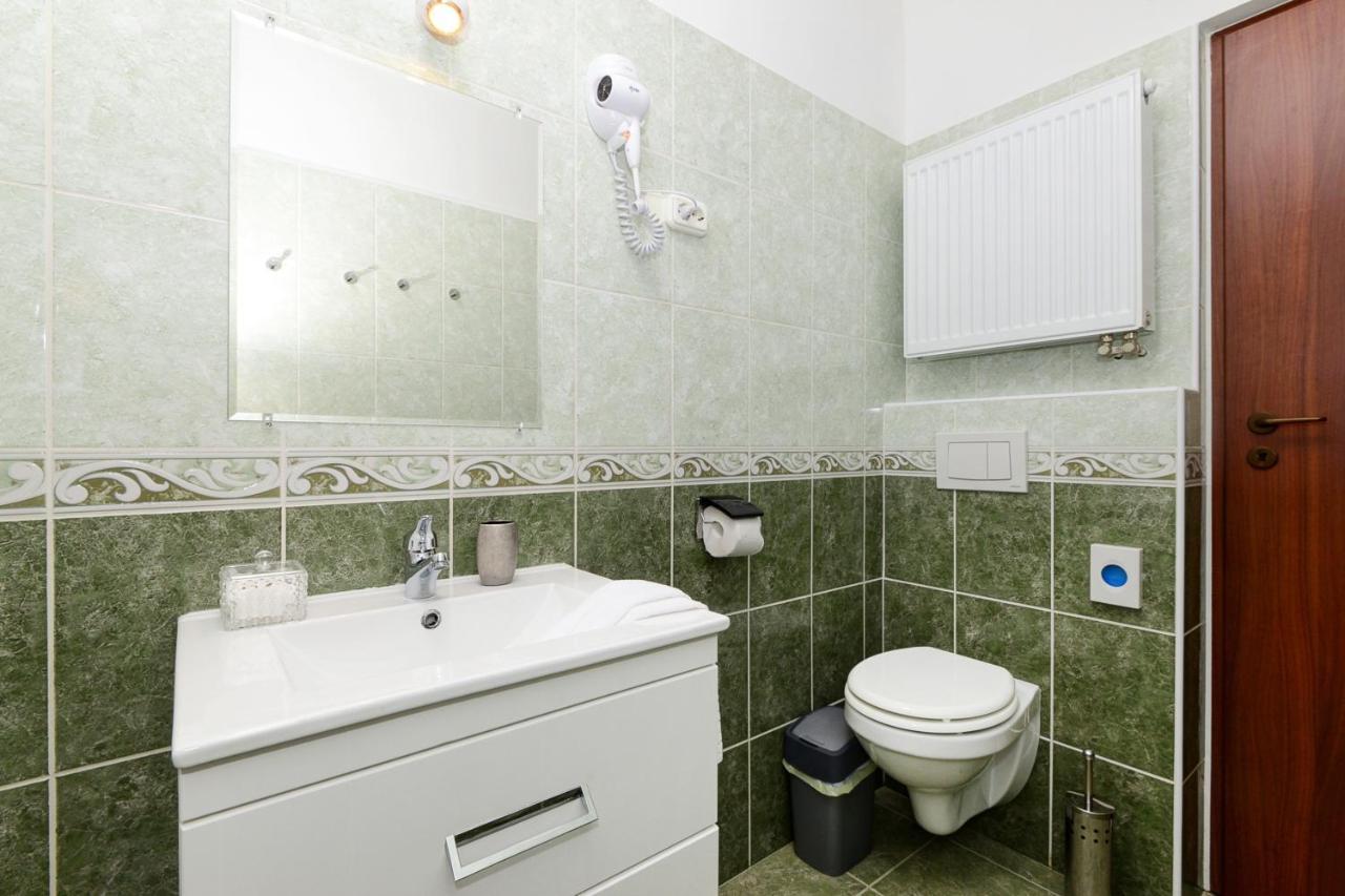 Anita Apartment บูดาเปสต์ ภายนอก รูปภาพ