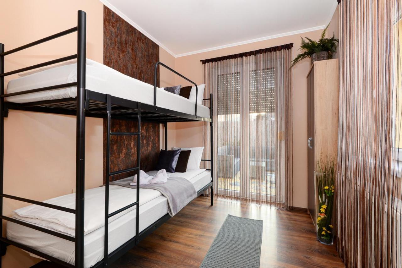 Anita Apartment บูดาเปสต์ ภายนอก รูปภาพ
