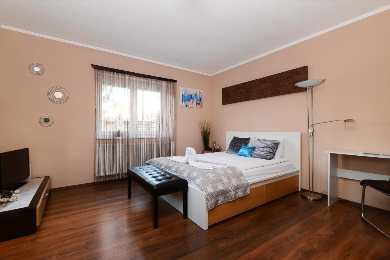 Anita Apartment บูดาเปสต์ ภายนอก รูปภาพ