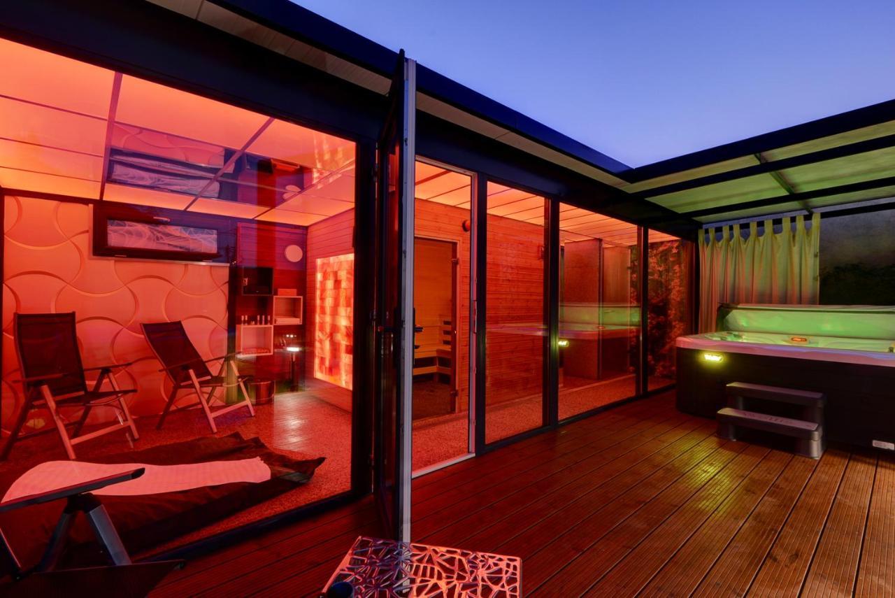 Anita Apartment บูดาเปสต์ ภายนอก รูปภาพ
