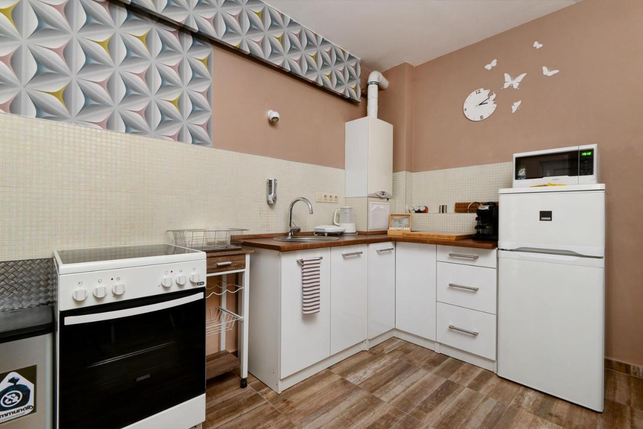 Anita Apartment บูดาเปสต์ ภายนอก รูปภาพ